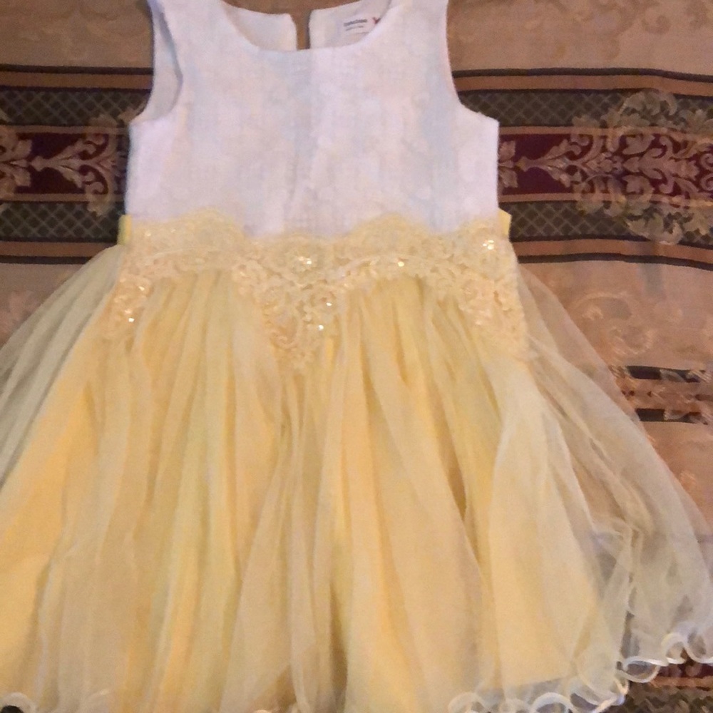 Girls dress